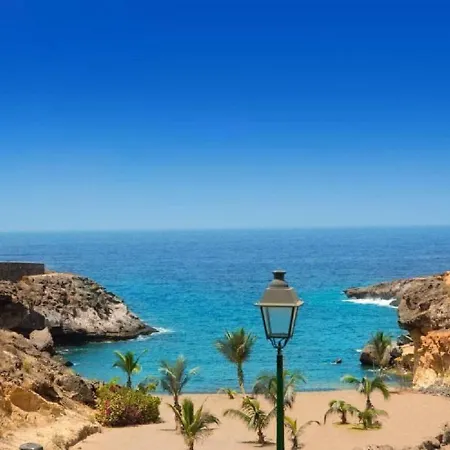 Paradise And Pool *